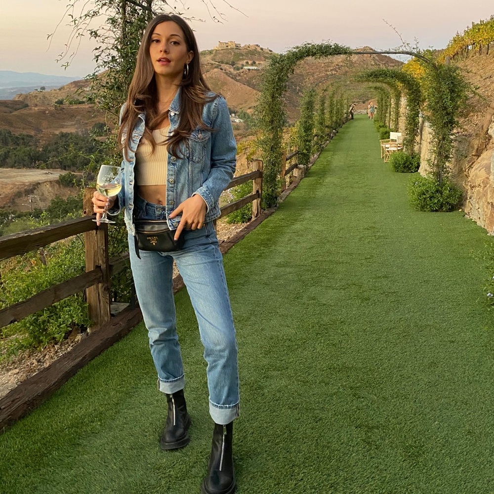 Meet your Posher, Nina